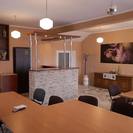 Stronski Park Aktywnosci Jaskinia Niedzwiedzia * Stronie Śląskie