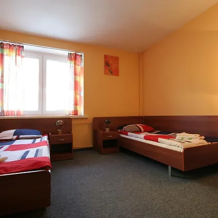Stronski Park Aktywnosci Jaskinia Niedzwiedzia ホリデーパーク Stronie Śląskie